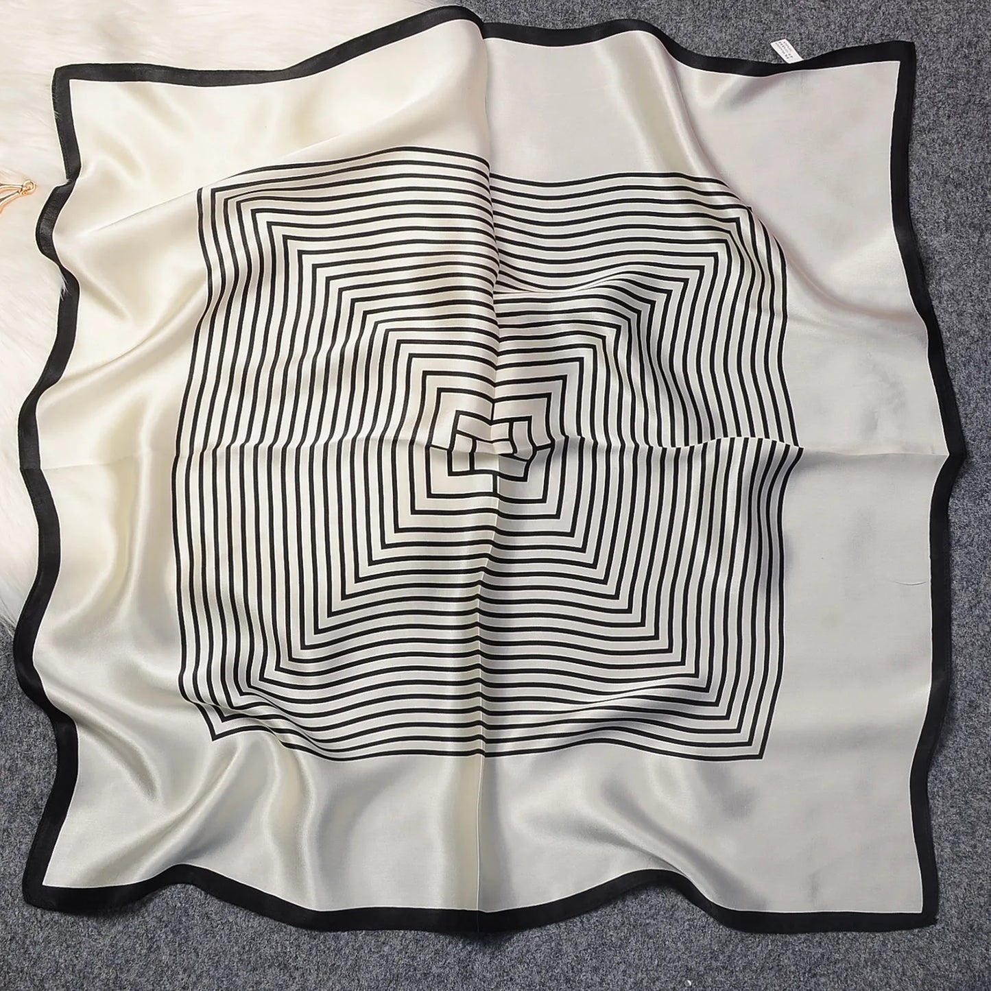 100% Pure Mulberry Silk Square Scarf  Fashionable and Versatile High-end Silk Scarf  12 Momme Single Sided Printing 68x68CM