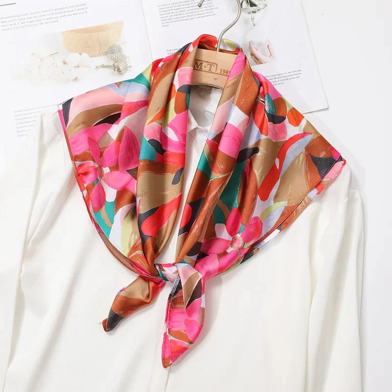 2025 New Fashion 70X70cmPrinted Women's Scarf Pashmina Silk Scarf Square Shawl Decorative Headband Neck Luxury Design Bandana