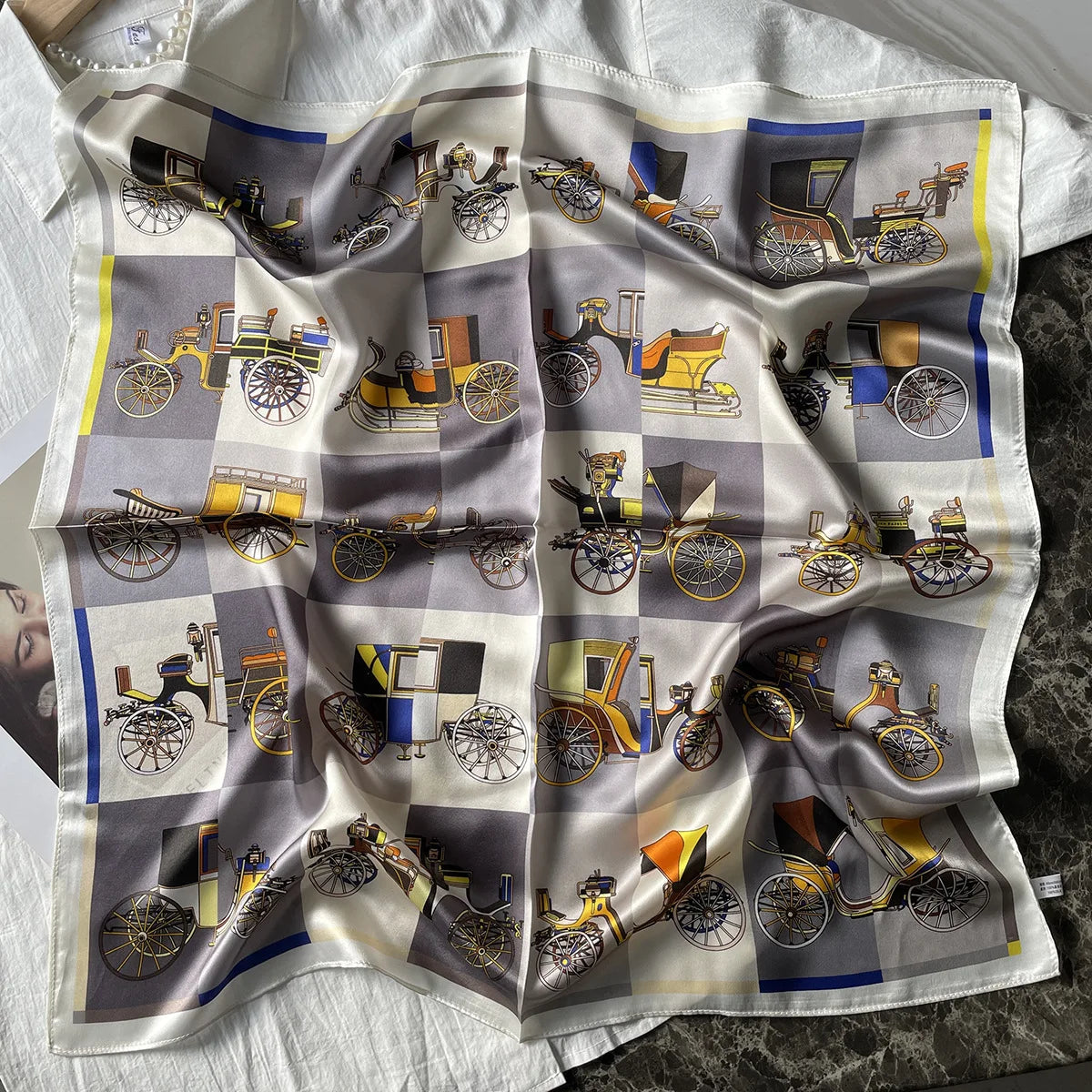 100% Pure Mulberry Silk Square Scarf  Fashionable and Versatile High-end Silk Scarf  12 Momme Single Sided Printing 68x68CM