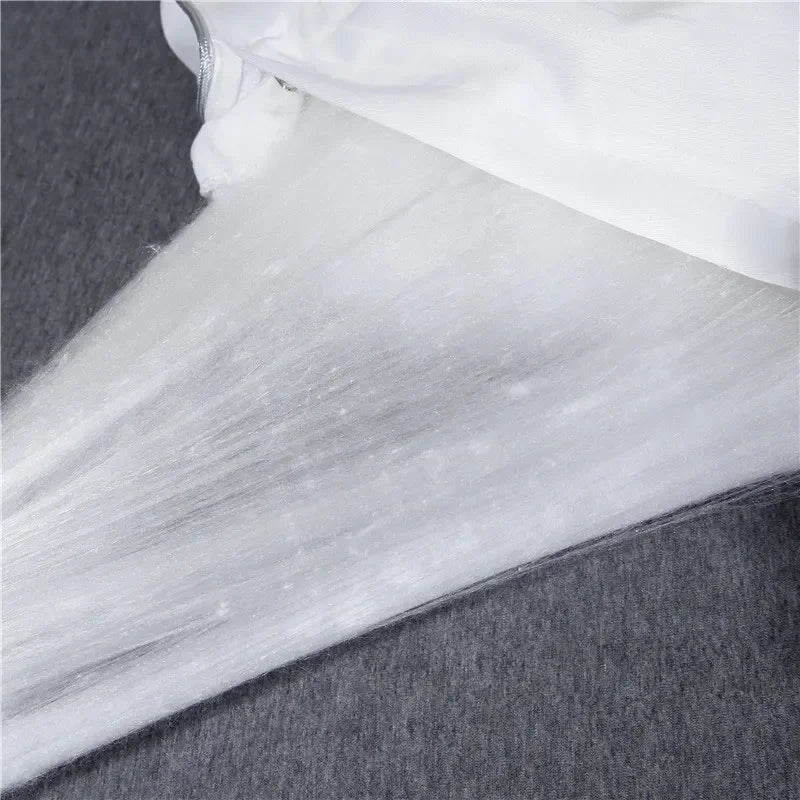 Mulberry Silk Quilt is 100% natural silk filling in all seasons. It is portable, breathable and luxurious